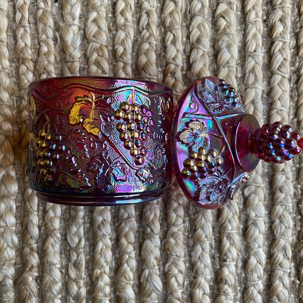 FENTON ART GLASS PRESIDENT’S COLLECTION LTD EDITION COVERED BOX W/ GRAPE… - Picture 10 of 14